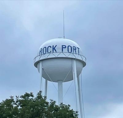 Water tower with the word Rockport in blue